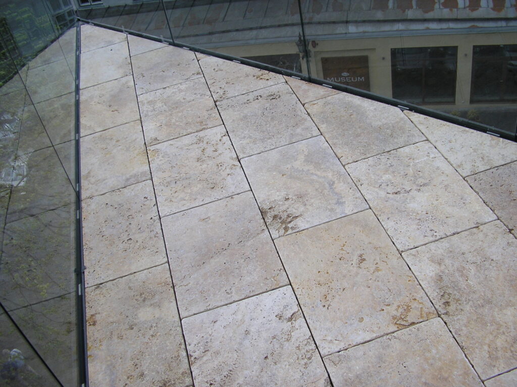 Looduskivi terrassil